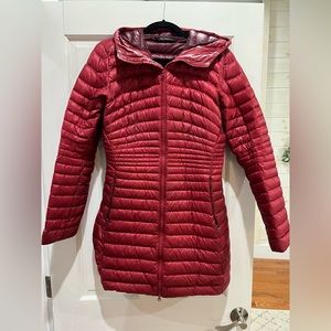 Womens Arc’teryx lightweight down hoody coat